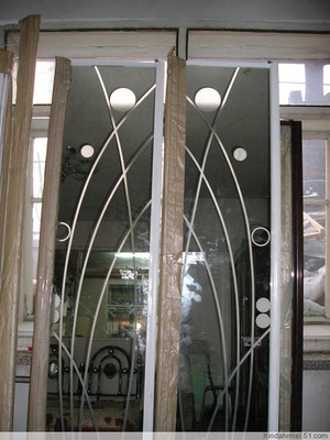 铝镁拉门 现代装潢中的优雅隔断选择